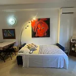 Suite Apartment In Mc Center, 5Min Walk To Casino & The Port And 1Min From Underground Train Station